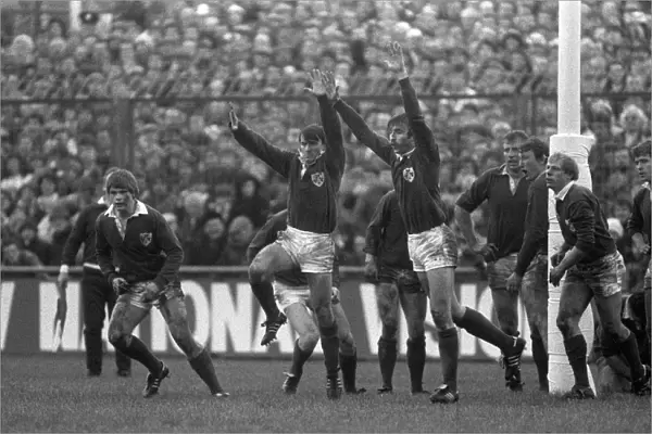 Ireland players face a kick from Wales - 1984 Five Nations