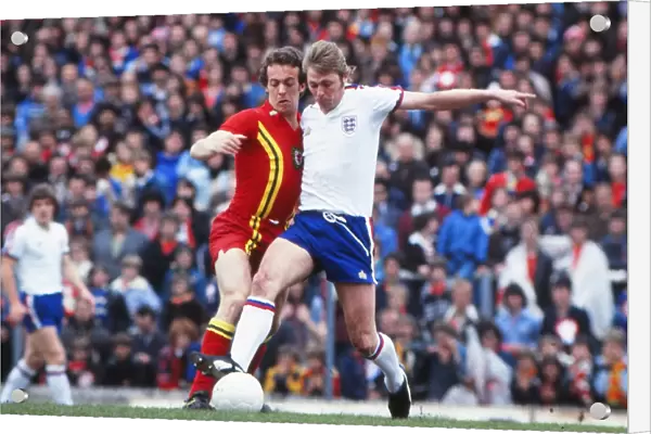 Englands Brian Greenhoff and Wales Alan Curtis - 1978 Home Championship