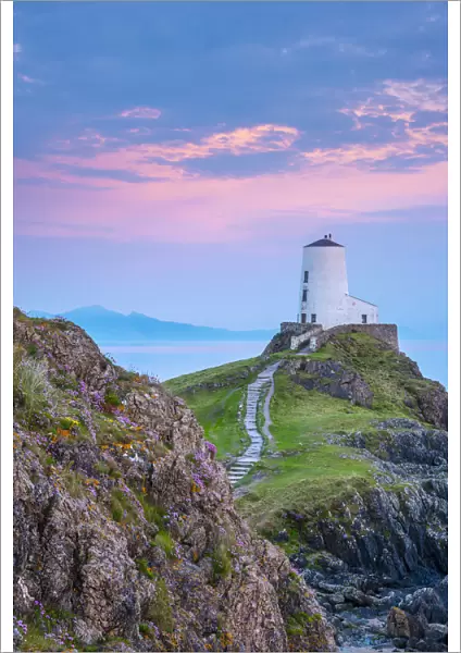 UK, Wales, Anglesey, Llanddwyn Island, Menai Strait, Twr Mawr lighthouse