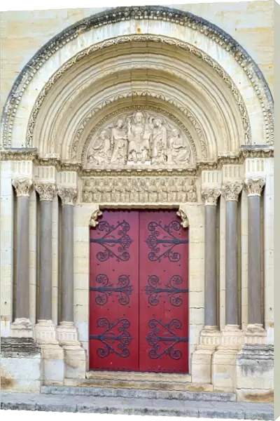 Front portal entrance to eglise Saint-Paul (Church of Saint Paul), NAmes