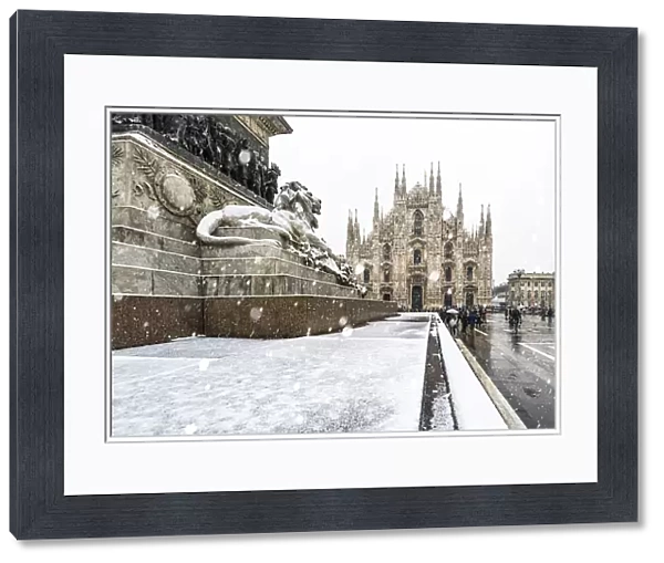 Snowfall over Milan cathedral. Milan, Lombardy, Italy