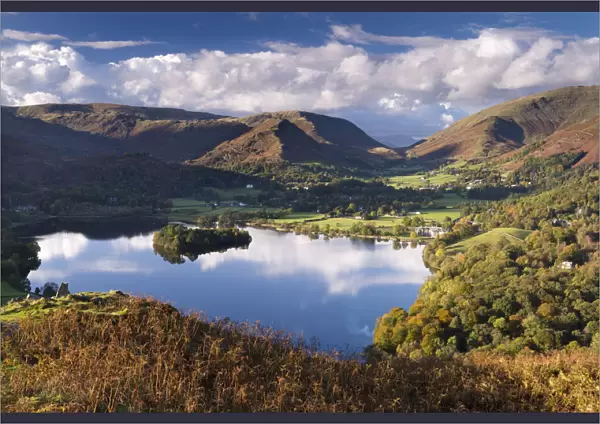 Lake Grasmere on a beautiful autumnal afternoon, Lake District, Cumbria, England. Autumn