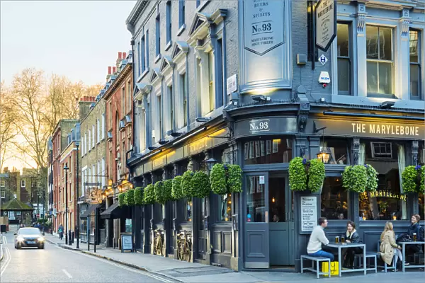 Europe, United Kingdom, England, London, Marylebone, view of the Marylebone pub
