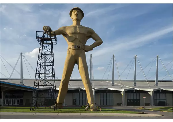 USA, Midwest, Oklahoma, Route 66, Tulsa, Oil man statue at expo center
