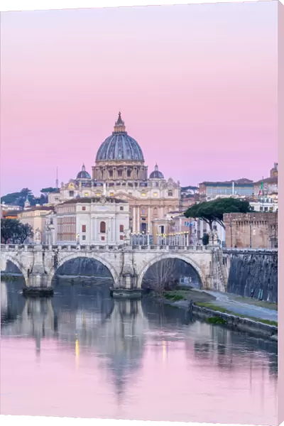 Italy, Lazio, Rome, River Tiber, St. Peters Basilica