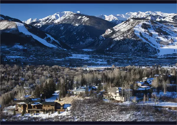 USA, Colorado, Aspen, mountainside homes