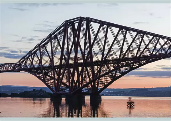 Great Britain, Scotland, Edinburgh, South Queensferry, The Forth Bridge at Dawn