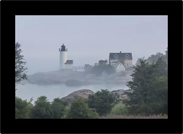 USA, Massachusetts, Cape Ann, Annisquam, Annisquam Lighthouse in fog