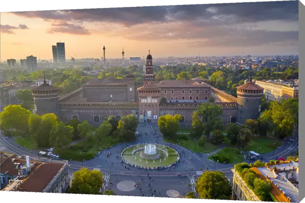 Italy, Lombardy, Milan, Simplon Park (Parco Sempione) and Sforza Castle