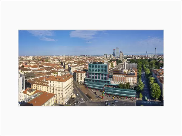 Italy, Lombardy, Milan, Piazza Cadorna and citylife district in the background