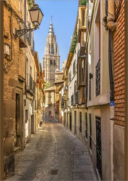 Picturesque cobbled street in the old town, Toledo, Castile-La Mancha, Spain