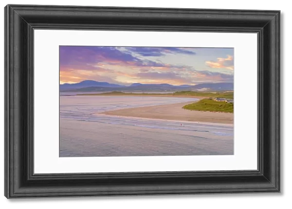 Ireland, Co. Donegal, Portnoo, Nairn Strand at dusk
