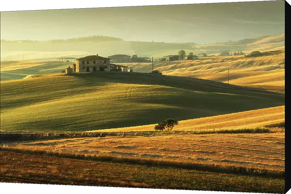 A lonely country house. Val d'Orcia, Tuscany, Italy
