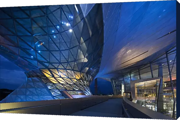 The main entrance to BMW Welt (BMW World), a multi-functional customer experience