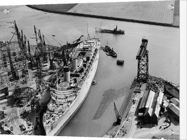 RMS Queen Mary, Clydebank, 1935