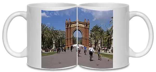 20085740. SPAIN Catalonia Barcelona Passeig Lluis Companys Arc de Triomf