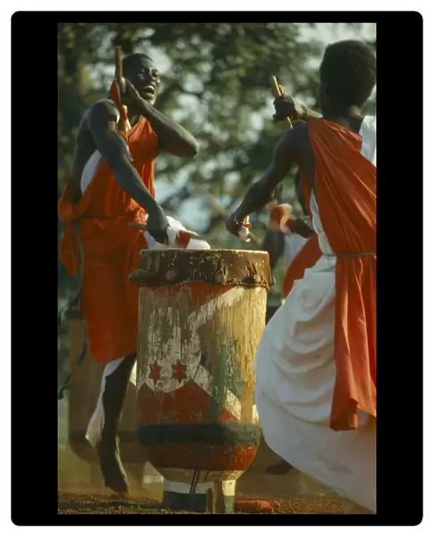 20057985. BURUNDI Gishoro Traditional drummers