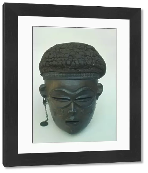 20070666. ANGOLA Mask Mukishiwa Qhwu Tchokwe carved wooden mask