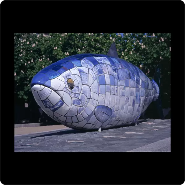 N. IRELAND, Belfast Lagan Weir. Big Fish Sculpture, angled view