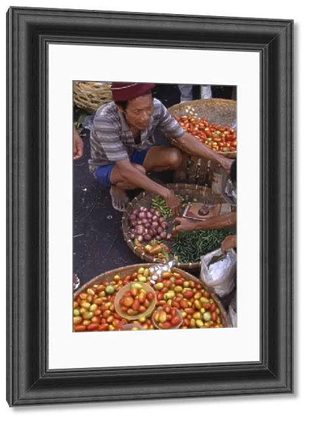 10042951. PHILIPPINES Cebu Island Cebu City Fruit