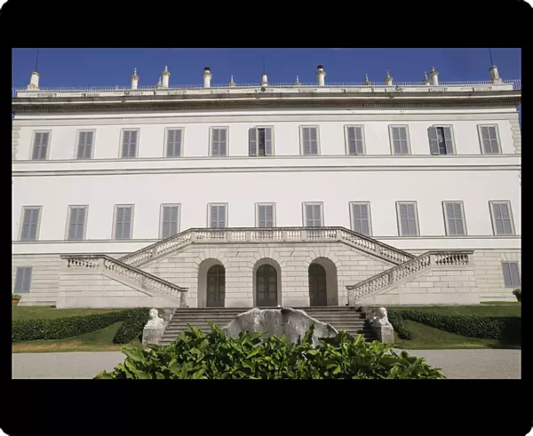 Italy, Lombardy, Lake Como, Bellagio, Villa Melzi facade with staircase