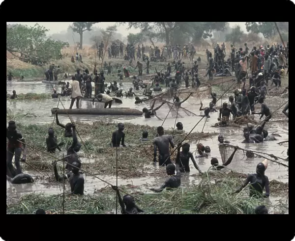 20075332. SUDAN Tribal People Dinka fishing festival