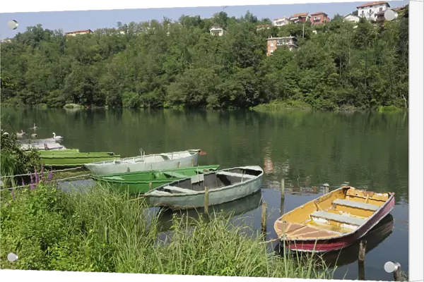Italy, Lombardy, Valle Adda, boats on canal at Trezzo sull Adda
