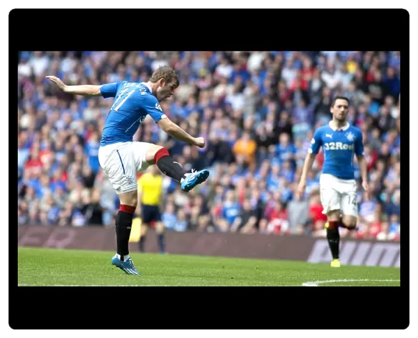 Rangers David Templeton Scores Stunner at Ibrox in Championship Win Against Queen of the South