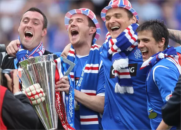 Title Decider: Rangers Football Club - Champions 2008-09: McGregor, Ferguson, McCulloch, and Novo's Triumph