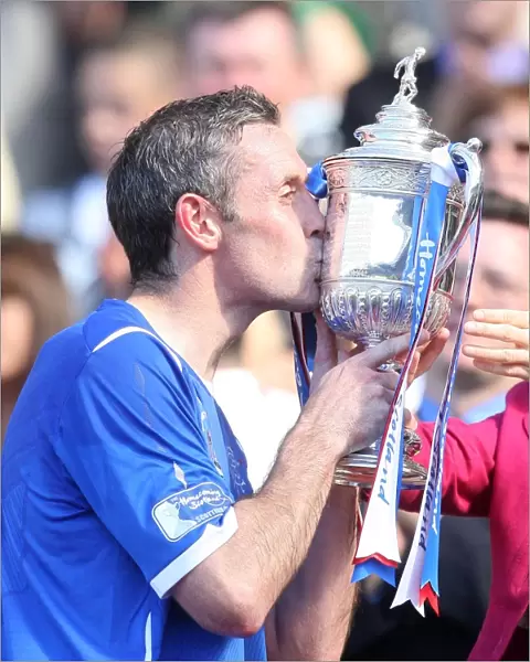 Rangers Football Club: Homecoming - David Weir Lifts the Scottish Cup (2009)