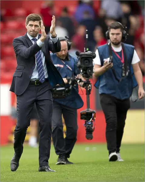Steven Gerrard's Rangers Receive Warm Applause from Aberdeen Fans at Pittodrie Stadium