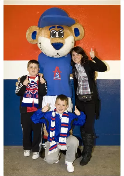 Rangers Take 2-0 Lead: A Family Fun Day at Ibrox - Clydesdale Bank Scottish Premier League Match vs Dundee United