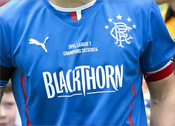 Rangers Honor Sandy Jardine: Lee McCulloch Pays Tribute with Black Armband at Ibrox Stadium