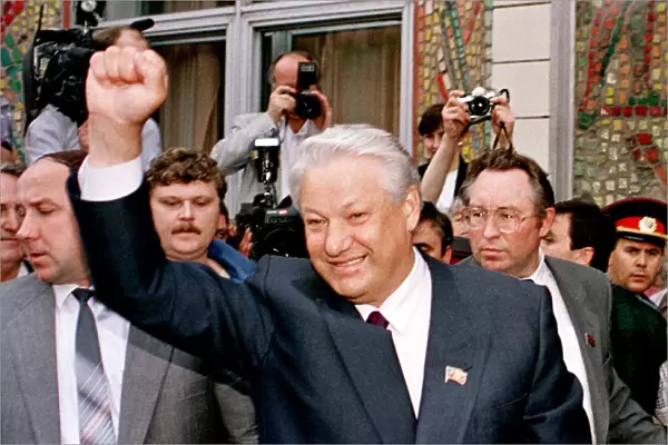BORIS YELTSIN GREETS SUPPORTERS IN MOSCOW