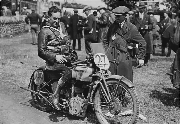 Stanley Woods (Norton) 1927 TT