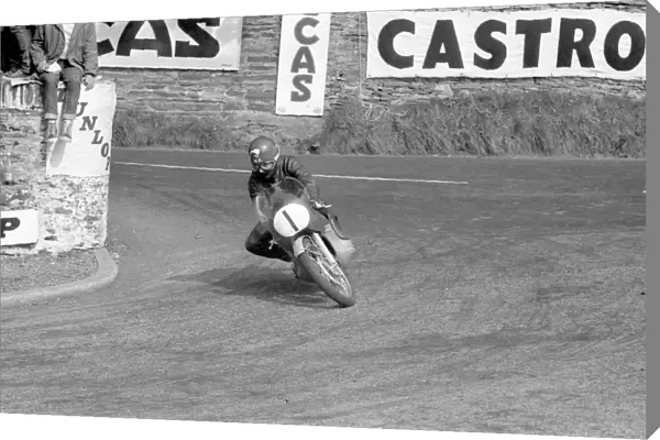 Hugh Anderson (Suzuki) 1966 Ultra Lightweight TT