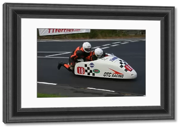 Roger Stockton & Pete Alton (Shelbourne) 2005 Sidecar TT