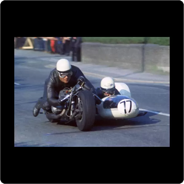 Hans Peters & Peter Rutterford (Kawasaki) 1969 750 Sidecar TT
