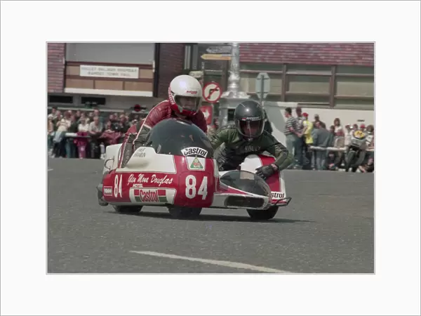 Mick Hamblin & Wally Brammer (Windle Yamaha) 1986 Sidecar TT