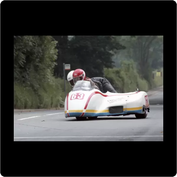 Glyn Turner & Kim Charlesworth (Derbyshire Yamaha) 1992 Sidecar TT