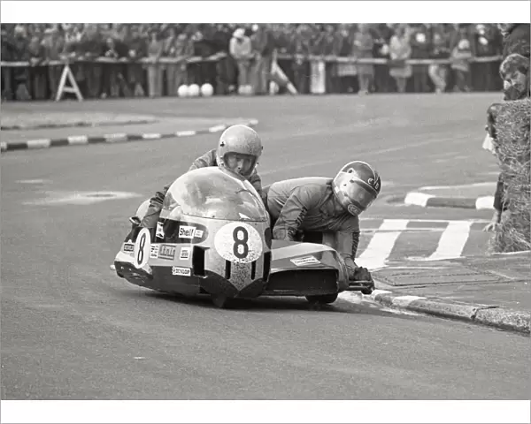 Trevor Ireson & Dave Houghton (Konig) 1975 1000 Sidecar TT