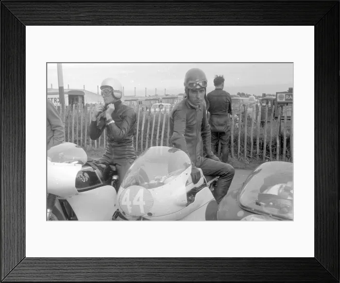 Framed Print : Ernesto Brambilla 1961 Junior TT Practice Print Framed Print : Ernesto Brambilla 1961 Junior TT Practice Print