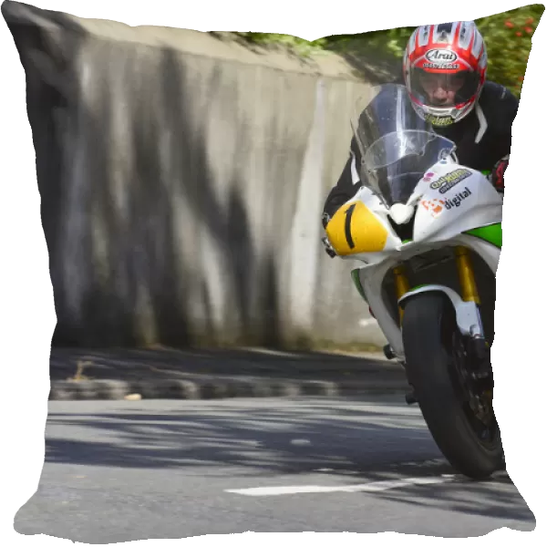 Anthony Redmond (Yamaha) 2014 Senior Manx Grand Prix
