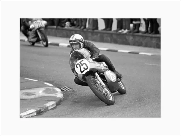 Steve Murray (Aermacchi) 1972 Junior TT