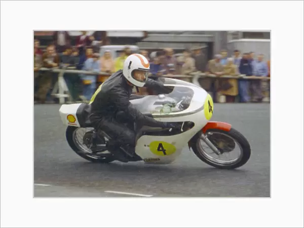 Brian Garratt (Suzuki) 1976 Senior Manx Grand Prix