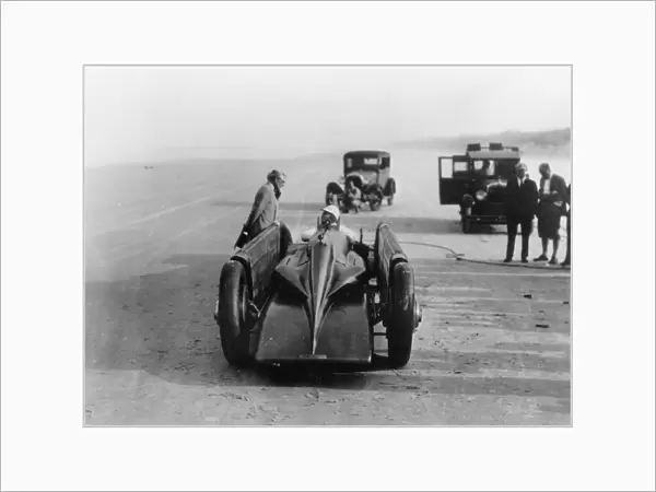Segrave in Golden Arrow, Daytona beach 1929