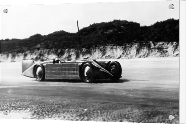 Segrave on run in Golden Arrow 1929