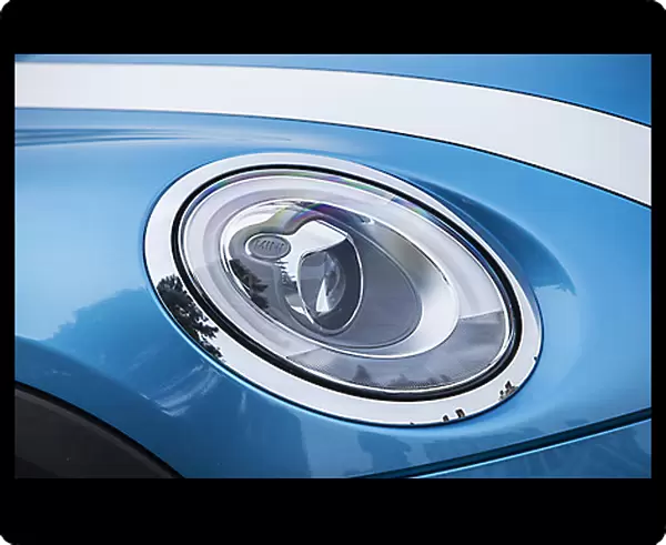 Mini Cooper 5-Door, 2014, Blue, & white