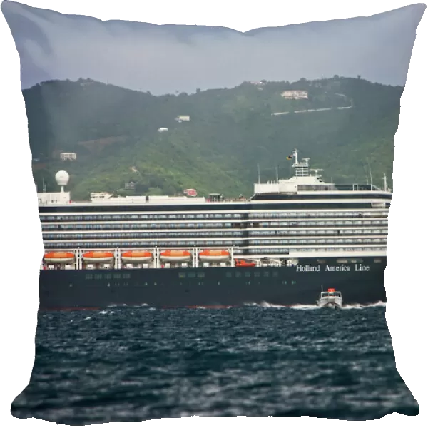 Holland America Cruise Line, The Nodrdam in the Sir Francis Drake Channel