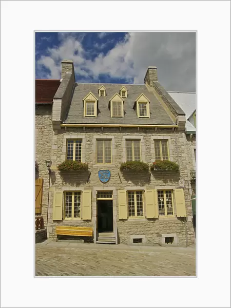 North America, Canada, Quebec, Old Quebec City, Lower Town. Galerie Place Royale